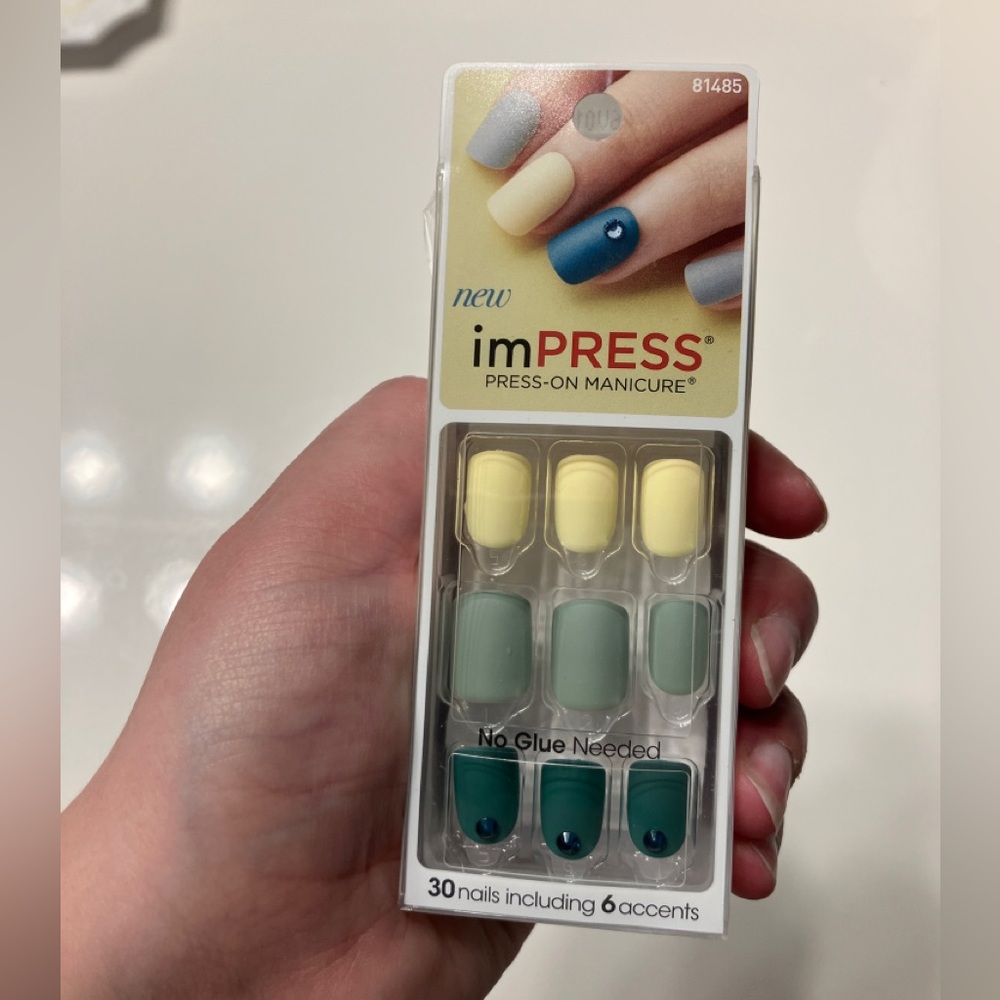 imPRESS Press-On Manicure Set